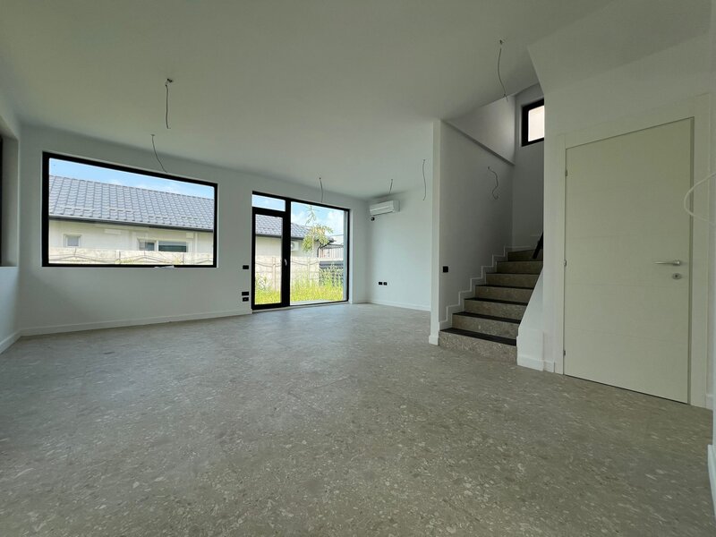 Tunari, 4 camere 300 mp teren la cheie, centrala proprie,