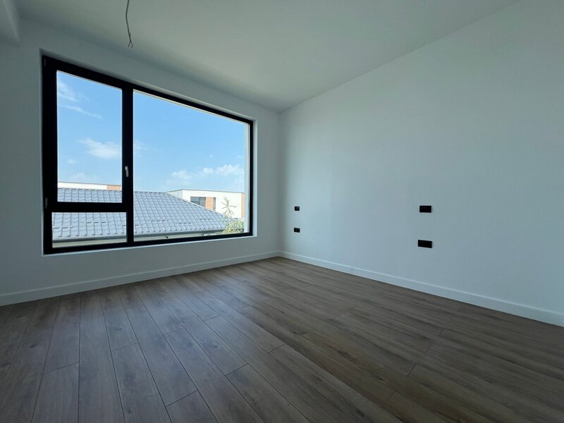 Tunari, 4 camere 300 mp teren la cheie, centrala proprie,